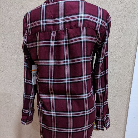 NWT Burgundy Plaid Henley top - Picture 2 of 6